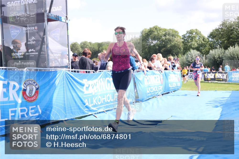25.08.2024 - Elbe Triathlon Hamburg H.Heesch http://msf.ph/oto/6874801 25.08.2024 12:01:41 Ziel 1510, 1563, 1628 meine-sportfotos.de
