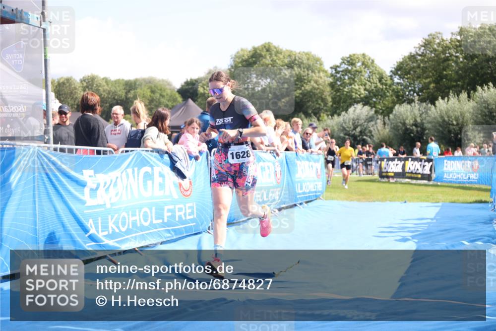 25.08.2024 - Elbe Triathlon Hamburg H.Heesch http://msf.ph/oto/6874827 25.08.2024 12:01:43 Ziel 508, 1510, 1563, 1628 meine-sportfotos.de