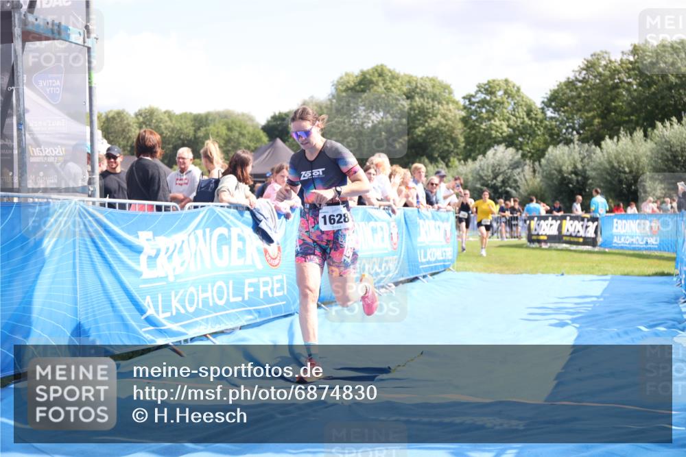 25.08.2024 - Elbe Triathlon Hamburg H.Heesch http://msf.ph/oto/6874830 25.08.2024 12:01:43 Ziel 508, 1510, 1563, 1628 meine-sportfotos.de