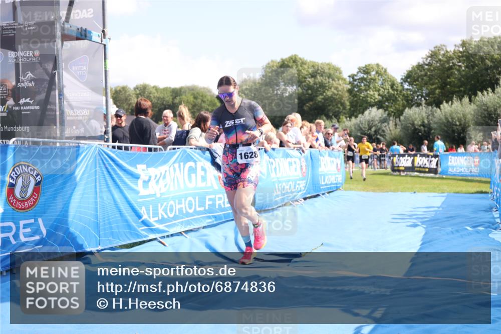 25.08.2024 - Elbe Triathlon Hamburg H.Heesch http://msf.ph/oto/6874836 25.08.2024 12:01:43 Ziel 508, 1510, 1563, 1628 meine-sportfotos.de