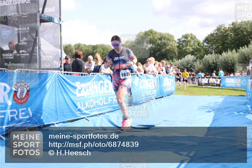25.08.2024 - Elbe Triathlon Hamburg H.Heesch http://msf.ph/oto/6874839 25.08.2024 12:01:43 Ziel 508, 1510, 1563, 1628 meine-sportfotos.de