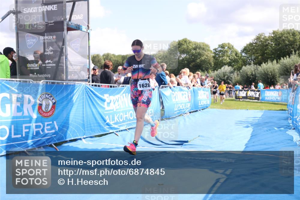 25.08.2024 - Elbe Triathlon Hamburg H.Heesch http://msf.ph/oto/6874845 25.08.2024 12:01:43 Ziel 508, 1510, 1563, 1628 meine-sportfotos.de