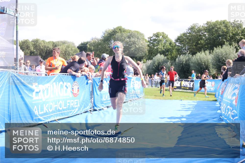 25.08.2024 - Elbe Triathlon Hamburg H.Heesch http://msf.ph/oto/6874850 25.08.2024 11:39:38 Ziel 304, 497, 507, 707, 781, 1411 meine-sportfotos.de