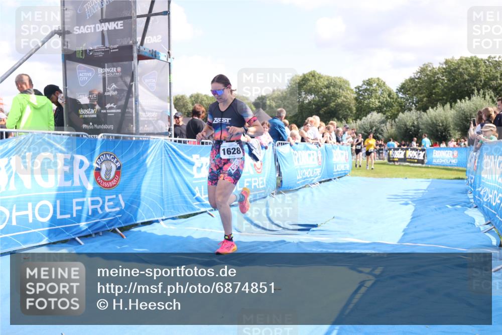 25.08.2024 - Elbe Triathlon Hamburg H.Heesch http://msf.ph/oto/6874851 25.08.2024 12:01:43 Ziel 508, 1510, 1563, 1628 meine-sportfotos.de