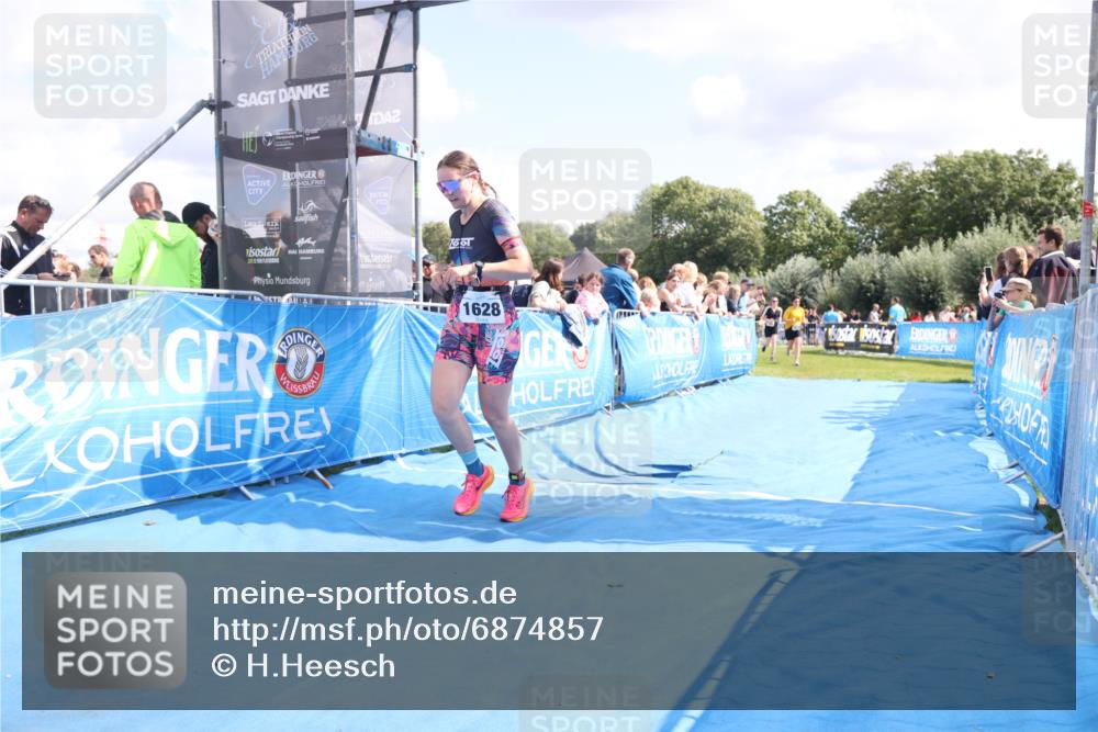25.08.2024 - Elbe Triathlon Hamburg H.Heesch http://msf.ph/oto/6874857 25.08.2024 12:01:43 Ziel 508, 1510, 1563, 1628 meine-sportfotos.de