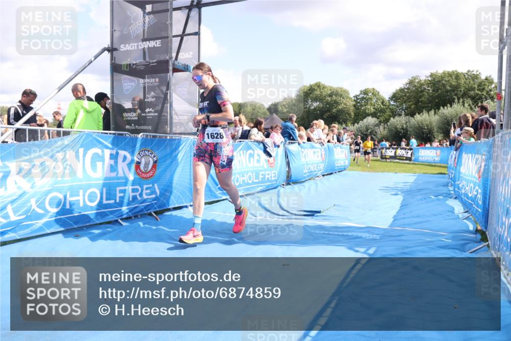 25.08.2024 - Elbe Triathlon Hamburg H.Heesch http://msf.ph/oto/6874859 25.08.2024 12:01:44 Ziel 508, 1510, 1563, 1628 meine-sportfotos.de
