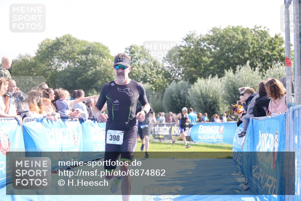 25.08.2024 - Elbe Triathlon Hamburg H.Heesch http://msf.ph/oto/6874862 25.08.2024 11:13:54 Ziel 398, 660 meine-sportfotos.de