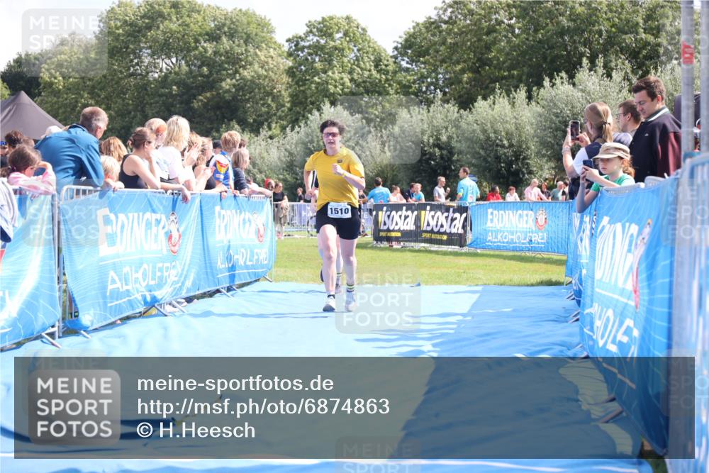 25.08.2024 - Elbe Triathlon Hamburg H.Heesch http://msf.ph/oto/6874863 25.08.2024 12:01:47 Ziel 508, 1510, 1563, 1628 meine-sportfotos.de
