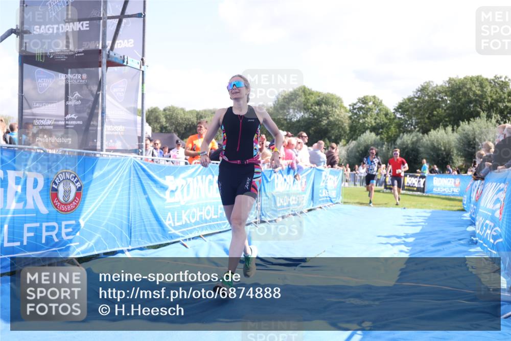 25.08.2024 - Elbe Triathlon Hamburg H.Heesch http://msf.ph/oto/6874888 25.08.2024 11:39:39 Ziel 304, 507, 707, 781, 1411 meine-sportfotos.de