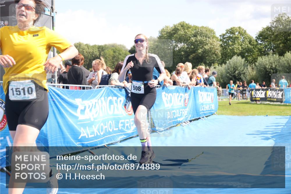 25.08.2024 - Elbe Triathlon Hamburg H.Heesch http://msf.ph/oto/6874889 25.08.2024 12:01:49 Ziel 508, 1510, 1563, 1571, 1628 meine-sportfotos.de