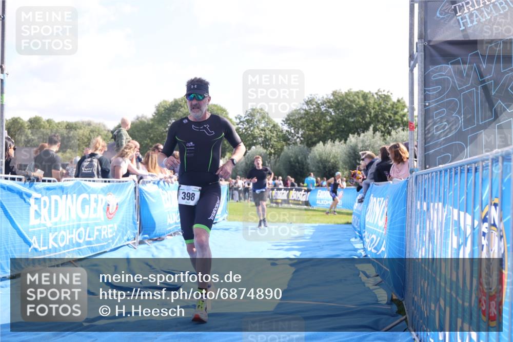 25.08.2024 - Elbe Triathlon Hamburg H.Heesch http://msf.ph/oto/6874890 25.08.2024 11:13:54 Ziel 398, 660 meine-sportfotos.de
