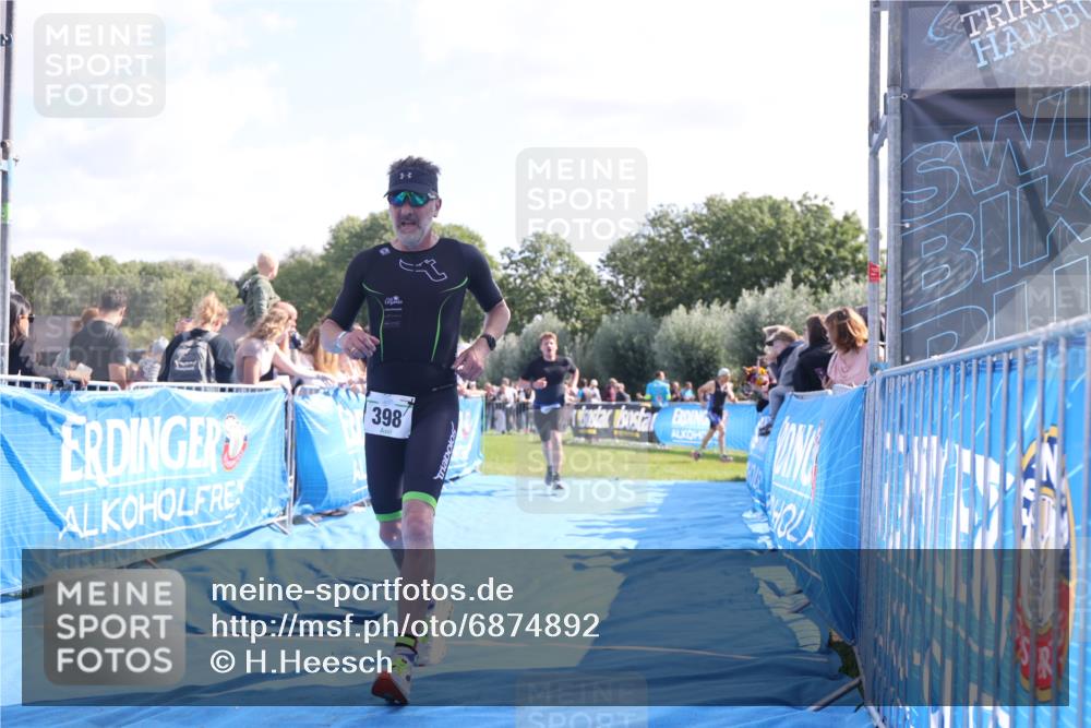 25.08.2024 - Elbe Triathlon Hamburg H.Heesch http://msf.ph/oto/6874892 25.08.2024 11:13:55 Ziel 398, 660 meine-sportfotos.de