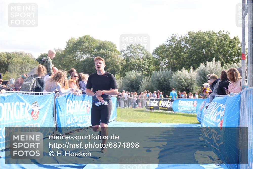 25.08.2024 - Elbe Triathlon Hamburg H.Heesch http://msf.ph/oto/6874898 25.08.2024 11:13:56 Ziel 398, 660 meine-sportfotos.de