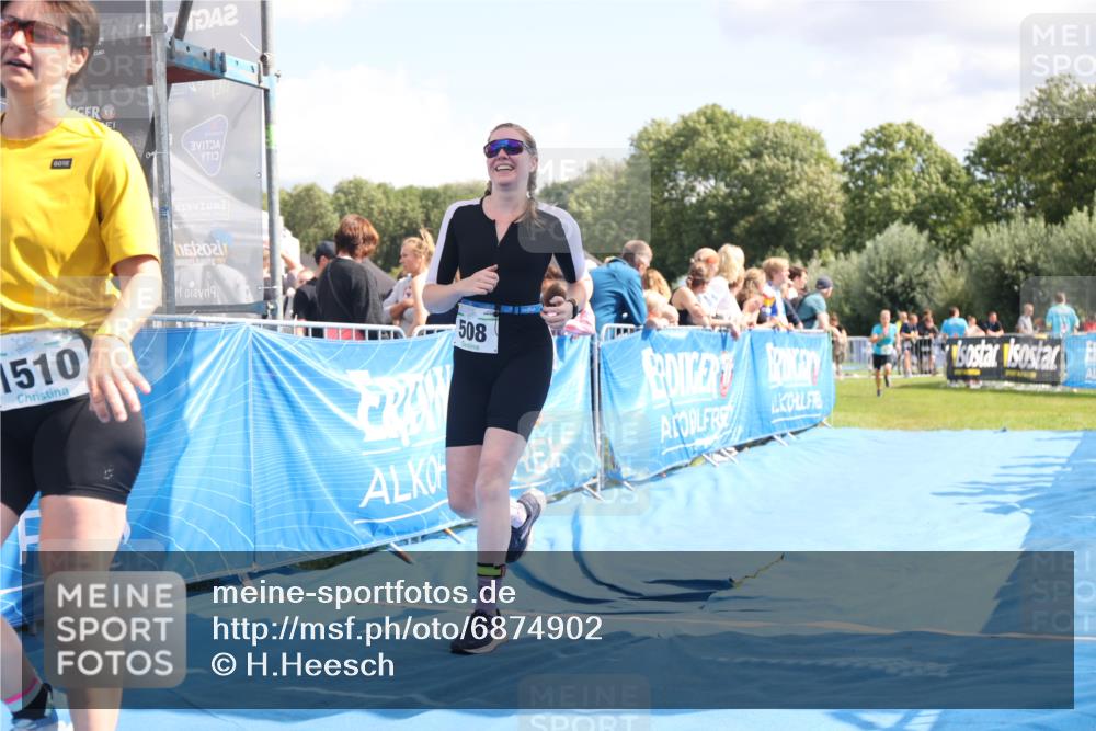 25.08.2024 - Elbe Triathlon Hamburg H.Heesch http://msf.ph/oto/6874902 25.08.2024 12:01:50 Ziel 508, 1510, 1571, 1628 meine-sportfotos.de