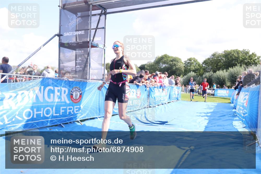 25.08.2024 - Elbe Triathlon Hamburg H.Heesch http://msf.ph/oto/6874908 25.08.2024 11:39:39 Ziel 304, 507, 707, 781, 1411 meine-sportfotos.de