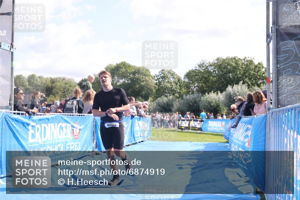 25.08.2024 - Elbe Triathlon Hamburg H.Heesch http://msf.ph/oto/6874919 25.08.2024 11:13:57 Ziel 398, 592, 660 meine-sportfotos.de
