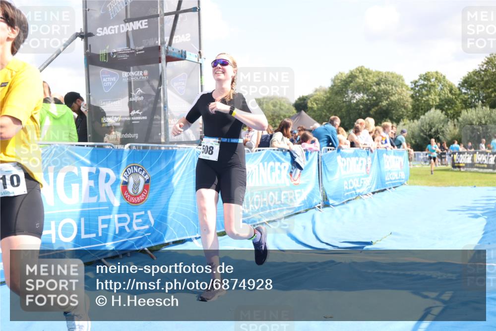 25.08.2024 - Elbe Triathlon Hamburg H.Heesch http://msf.ph/oto/6874928 25.08.2024 12:01:50 Ziel 508, 1510, 1571, 1628 meine-sportfotos.de