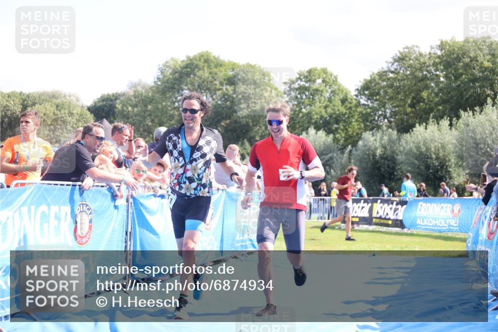 25.08.2024 - Elbe Triathlon Hamburg H.Heesch http://msf.ph/oto/6874934 25.08.2024 11:39:41 Ziel 507, 781, 1411 meine-sportfotos.de