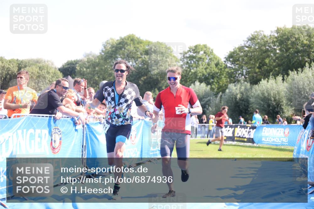 25.08.2024 - Elbe Triathlon Hamburg H.Heesch http://msf.ph/oto/6874936 25.08.2024 11:39:42 Ziel 507, 781, 1411 meine-sportfotos.de