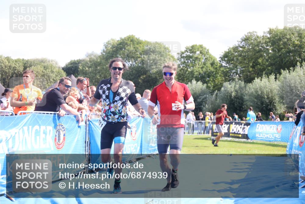 25.08.2024 - Elbe Triathlon Hamburg H.Heesch http://msf.ph/oto/6874939 25.08.2024 11:39:42 Ziel 507, 781, 1411 meine-sportfotos.de