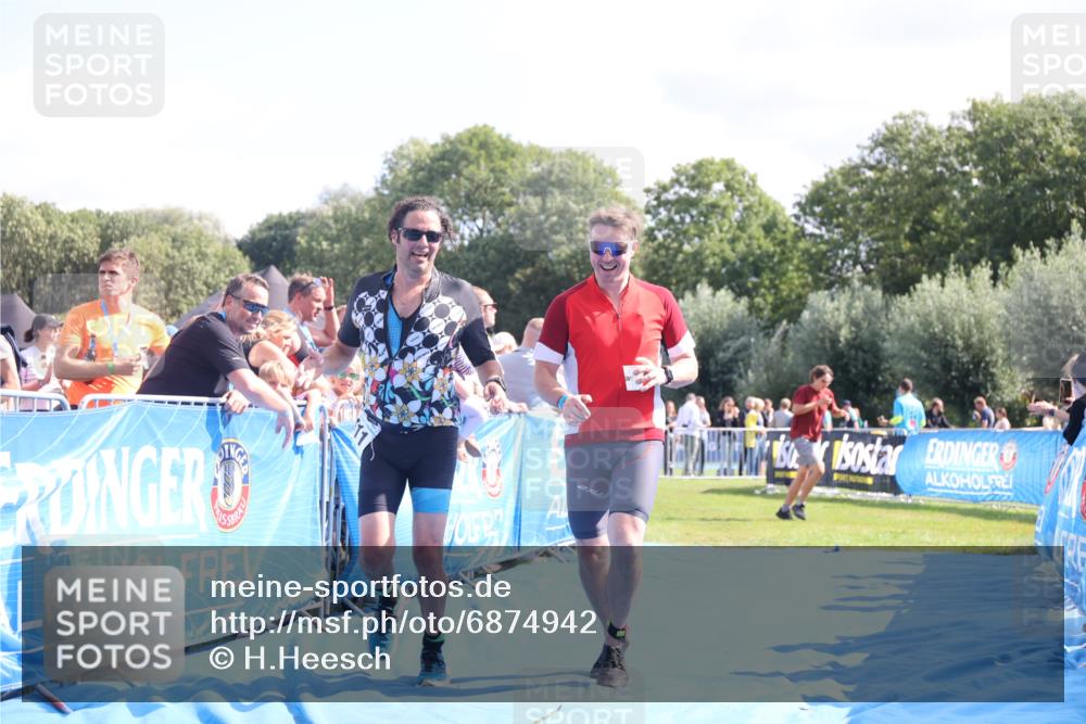 25.08.2024 - Elbe Triathlon Hamburg H.Heesch http://msf.ph/oto/6874942 25.08.2024 11:39:42 Ziel 507, 781, 1411 meine-sportfotos.de