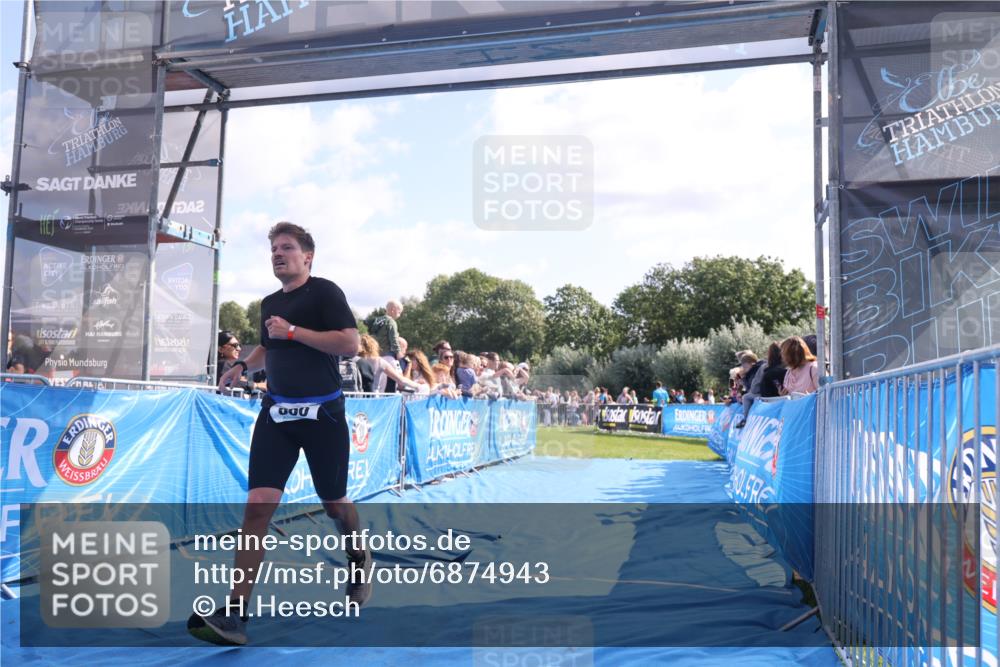 25.08.2024 - Elbe Triathlon Hamburg H.Heesch http://msf.ph/oto/6874943 25.08.2024 11:13:57 Ziel 398, 592, 660 meine-sportfotos.de