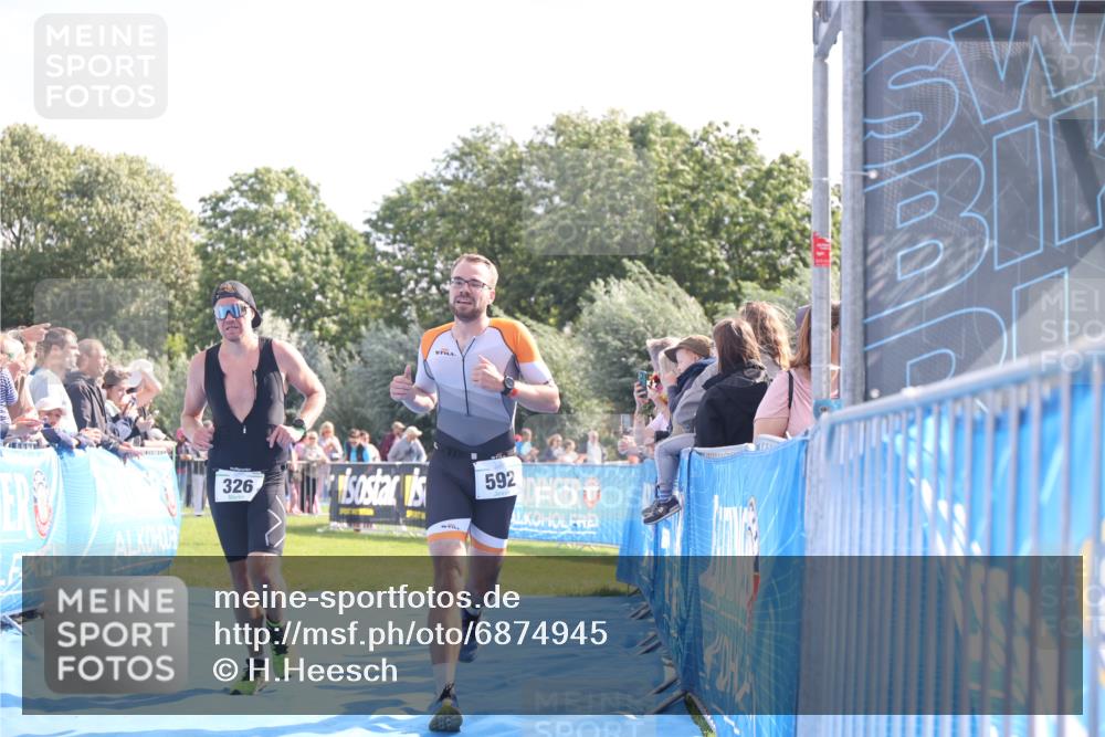 25.08.2024 - Elbe Triathlon Hamburg H.Heesch http://msf.ph/oto/6874945 25.08.2024 11:14:05 Ziel 326, 592 meine-sportfotos.de