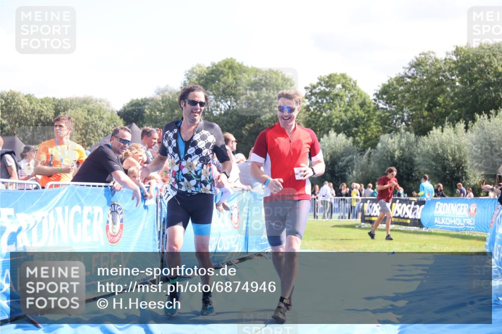 25.08.2024 - Elbe Triathlon Hamburg H.Heesch http://msf.ph/oto/6874946 25.08.2024 11:39:42 Ziel 507, 781, 1411 meine-sportfotos.de