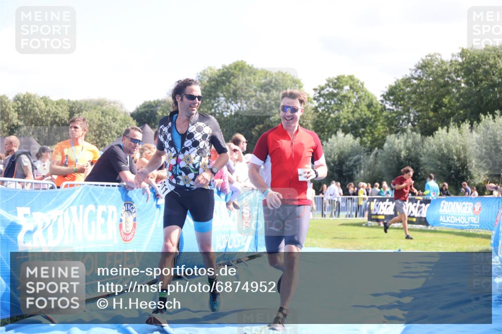 25.08.2024 - Elbe Triathlon Hamburg H.Heesch http://msf.ph/oto/6874952 25.08.2024 11:39:42 Ziel 507, 781, 1411 meine-sportfotos.de
