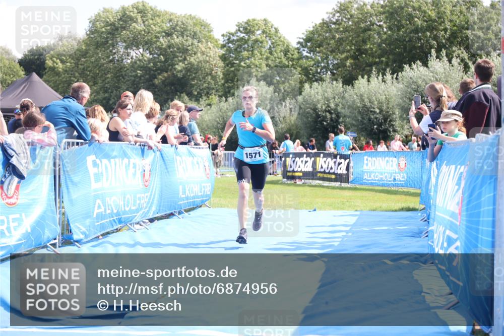 25.08.2024 - Elbe Triathlon Hamburg H.Heesch http://msf.ph/oto/6874956 25.08.2024 12:01:54 Ziel 508, 1510, 1571 meine-sportfotos.de