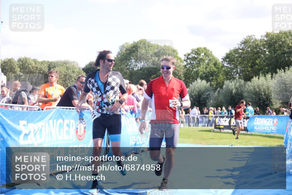 25.08.2024 - Elbe Triathlon Hamburg H.Heesch http://msf.ph/oto/6874958 25.08.2024 11:39:42 Ziel 507, 781, 1411 meine-sportfotos.de