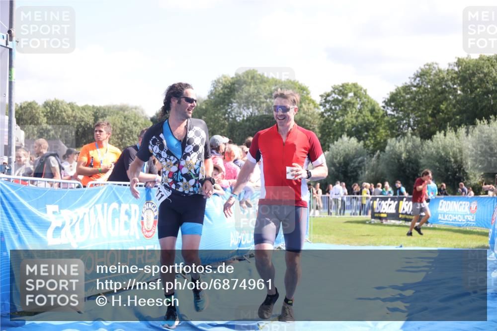 25.08.2024 - Elbe Triathlon Hamburg H.Heesch http://msf.ph/oto/6874961 25.08.2024 11:39:42 Ziel 507, 781, 1411 meine-sportfotos.de