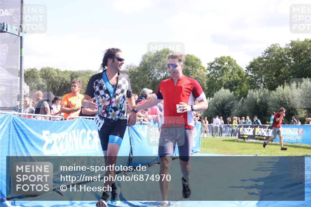 25.08.2024 - Elbe Triathlon Hamburg H.Heesch http://msf.ph/oto/6874970 25.08.2024 11:39:42 Ziel 507, 781, 1411 meine-sportfotos.de