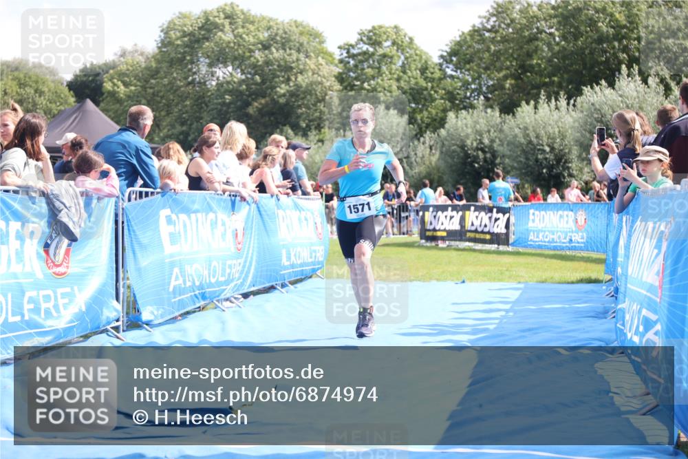 25.08.2024 - Elbe Triathlon Hamburg H.Heesch http://msf.ph/oto/6874974 25.08.2024 12:01:55 Ziel 508, 1510, 1571 meine-sportfotos.de