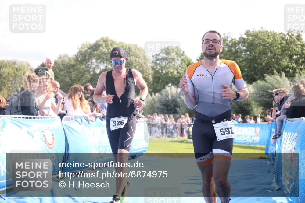 25.08.2024 - Elbe Triathlon Hamburg H.Heesch http://msf.ph/oto/6874975 25.08.2024 11:14:06 Ziel 326, 592 meine-sportfotos.de