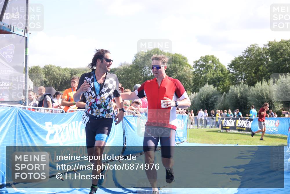 25.08.2024 - Elbe Triathlon Hamburg H.Heesch http://msf.ph/oto/6874976 25.08.2024 11:39:42 Ziel 507, 781, 1411 meine-sportfotos.de