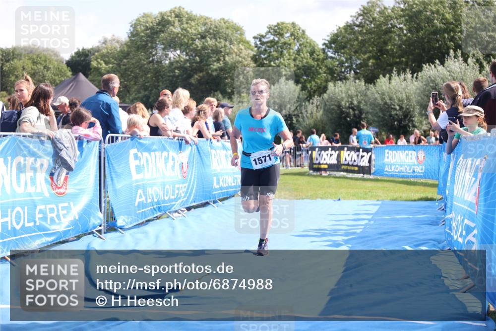 25.08.2024 - Elbe Triathlon Hamburg H.Heesch http://msf.ph/oto/6874988 25.08.2024 12:01:55 Ziel 508, 1510, 1571 meine-sportfotos.de