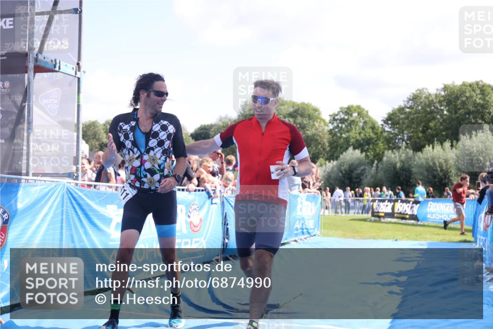 25.08.2024 - Elbe Triathlon Hamburg H.Heesch http://msf.ph/oto/6874990 25.08.2024 11:39:43 Ziel 507, 781, 1411 meine-sportfotos.de