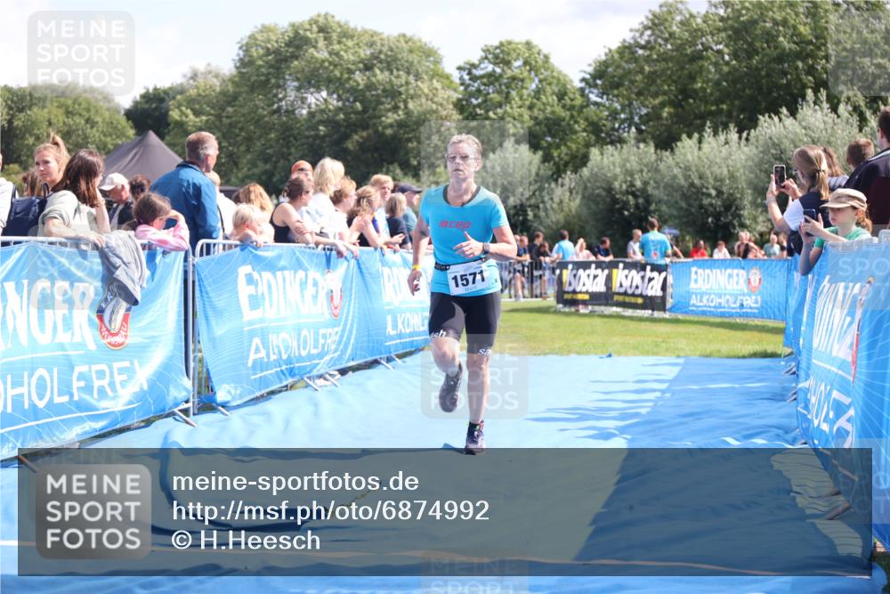 25.08.2024 - Elbe Triathlon Hamburg H.Heesch http://msf.ph/oto/6874992 25.08.2024 12:01:55 Ziel 508, 1510, 1571 meine-sportfotos.de