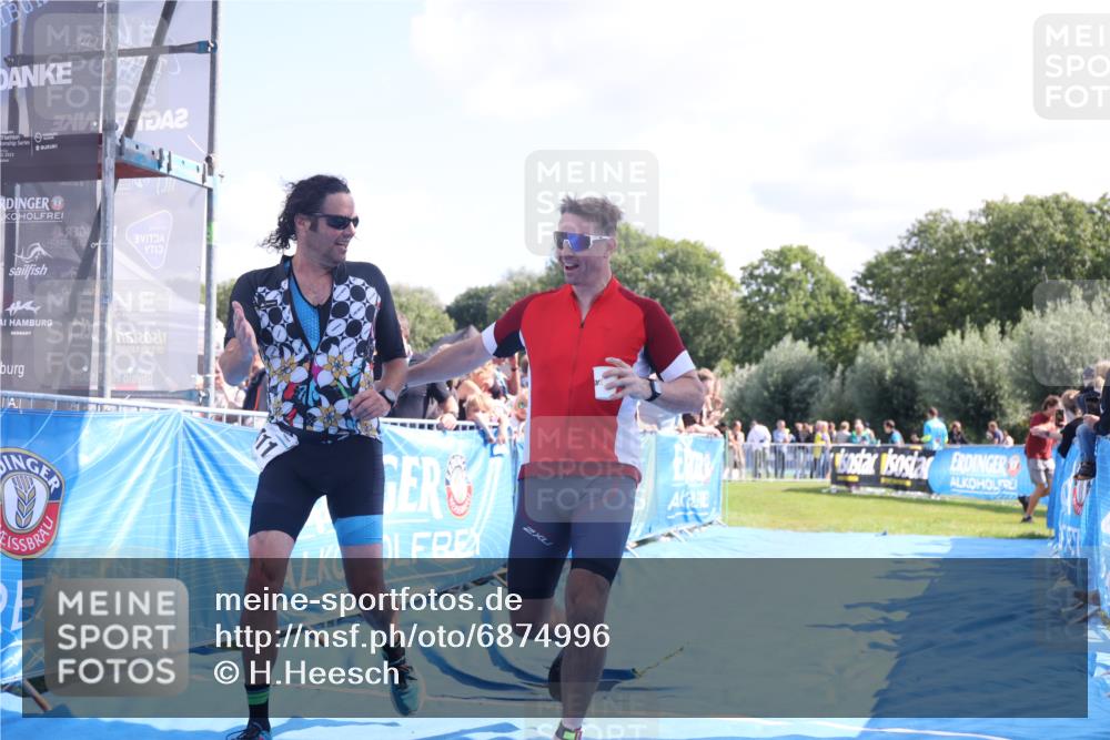 25.08.2024 - Elbe Triathlon Hamburg H.Heesch http://msf.ph/oto/6874996 25.08.2024 11:39:43 Ziel 507, 781, 1411 meine-sportfotos.de