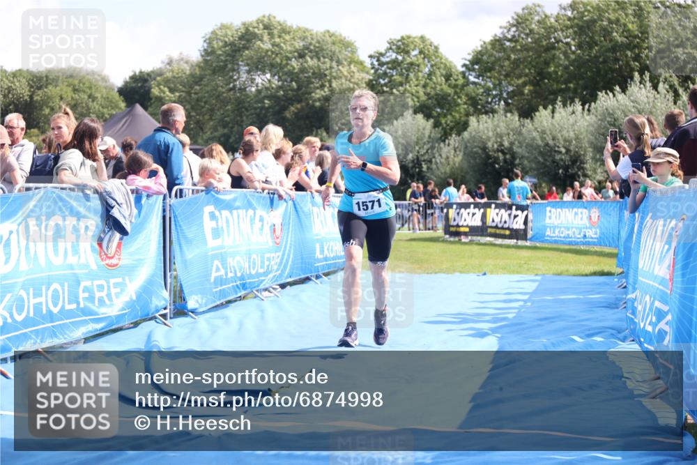 25.08.2024 - Elbe Triathlon Hamburg H.Heesch http://msf.ph/oto/6874998 25.08.2024 12:01:55 Ziel 508, 1510, 1571 meine-sportfotos.de