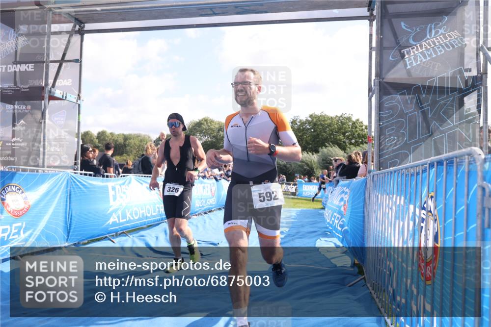 25.08.2024 - Elbe Triathlon Hamburg H.Heesch http://msf.ph/oto/6875003 25.08.2024 11:14:06 Ziel 326, 592 meine-sportfotos.de