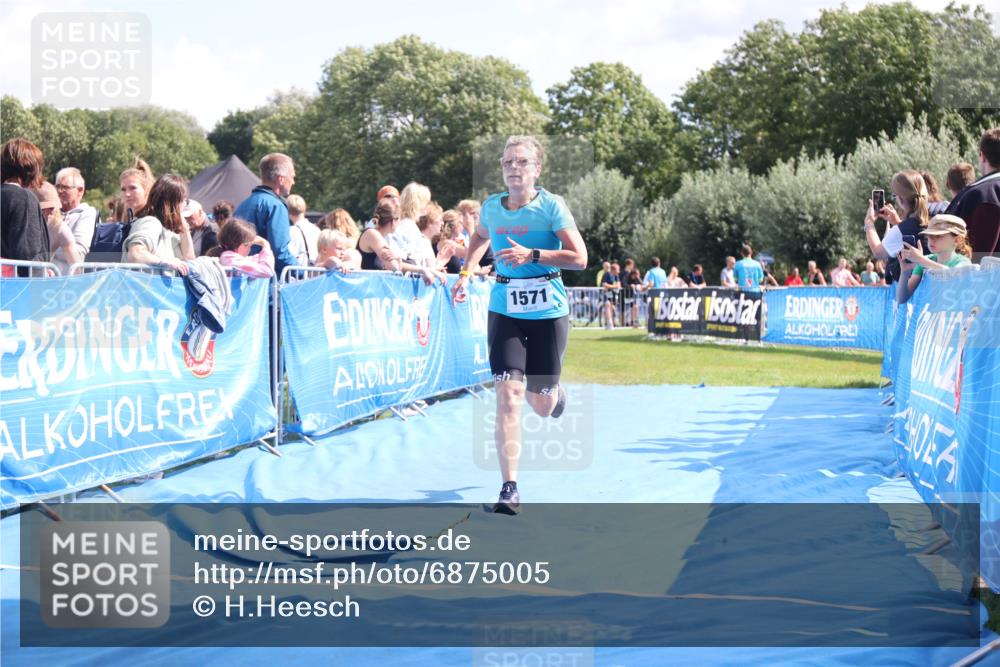 25.08.2024 - Elbe Triathlon Hamburg H.Heesch http://msf.ph/oto/6875005 25.08.2024 12:01:55 Ziel 508, 1510, 1571 meine-sportfotos.de