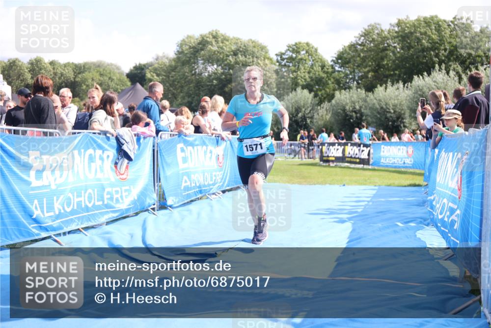25.08.2024 - Elbe Triathlon Hamburg H.Heesch http://msf.ph/oto/6875017 25.08.2024 12:01:55 Ziel 508, 1510, 1571 meine-sportfotos.de