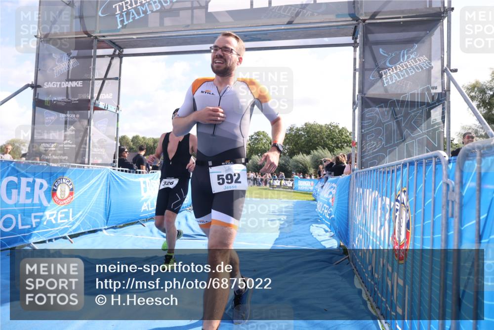 25.08.2024 - Elbe Triathlon Hamburg H.Heesch http://msf.ph/oto/6875022 25.08.2024 11:14:07 Ziel 326, 592 meine-sportfotos.de