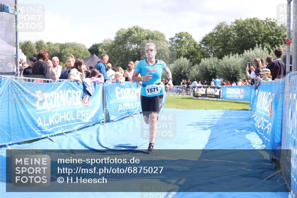 25.08.2024 - Elbe Triathlon Hamburg H.Heesch http://msf.ph/oto/6875027 25.08.2024 12:01:56 Ziel 508, 1510, 1571 meine-sportfotos.de