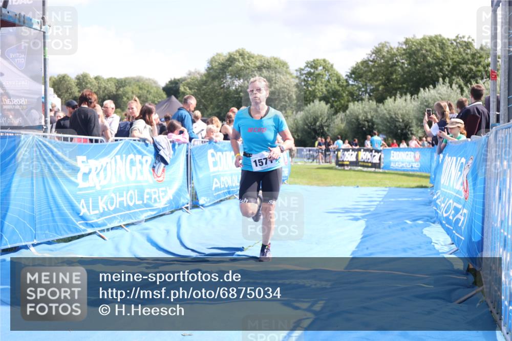 25.08.2024 - Elbe Triathlon Hamburg H.Heesch http://msf.ph/oto/6875034 25.08.2024 12:01:56 Ziel 508, 1510, 1571 meine-sportfotos.de
