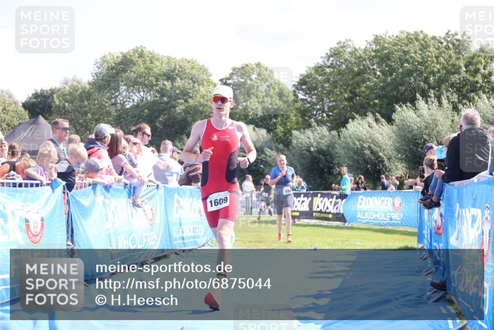 25.08.2024 - Elbe Triathlon Hamburg H.Heesch http://msf.ph/oto/6875044 25.08.2024 11:39:54 Ziel 496, 642, 1609 meine-sportfotos.de