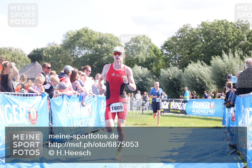 25.08.2024 - Elbe Triathlon Hamburg H.Heesch http://msf.ph/oto/6875053 25.08.2024 11:39:54 Ziel 496, 642, 1609 meine-sportfotos.de