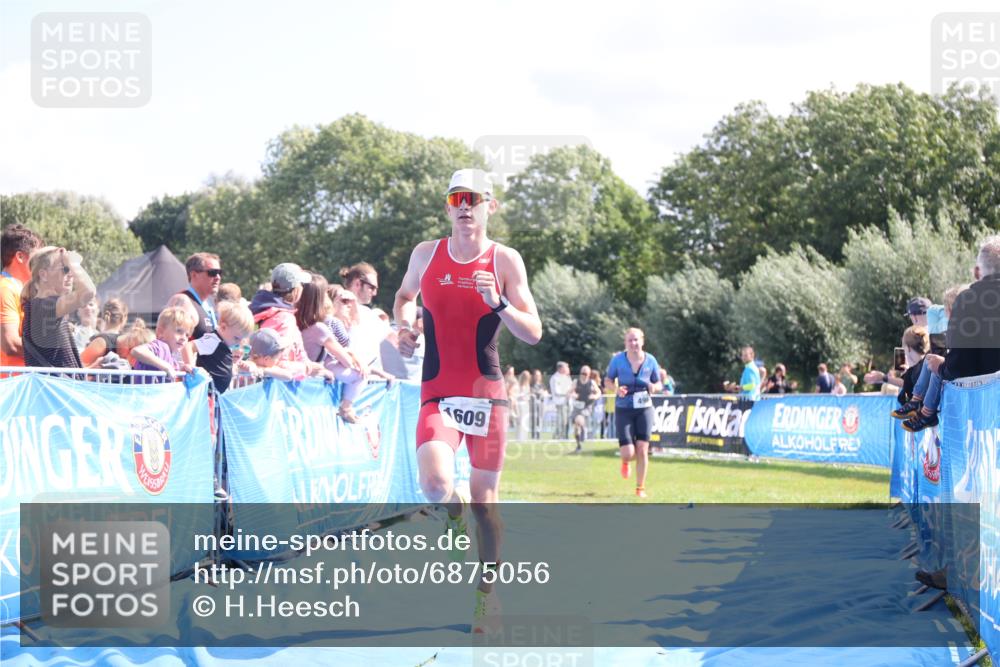 25.08.2024 - Elbe Triathlon Hamburg H.Heesch http://msf.ph/oto/6875056 25.08.2024 11:39:54 Ziel 496, 642, 1609 meine-sportfotos.de